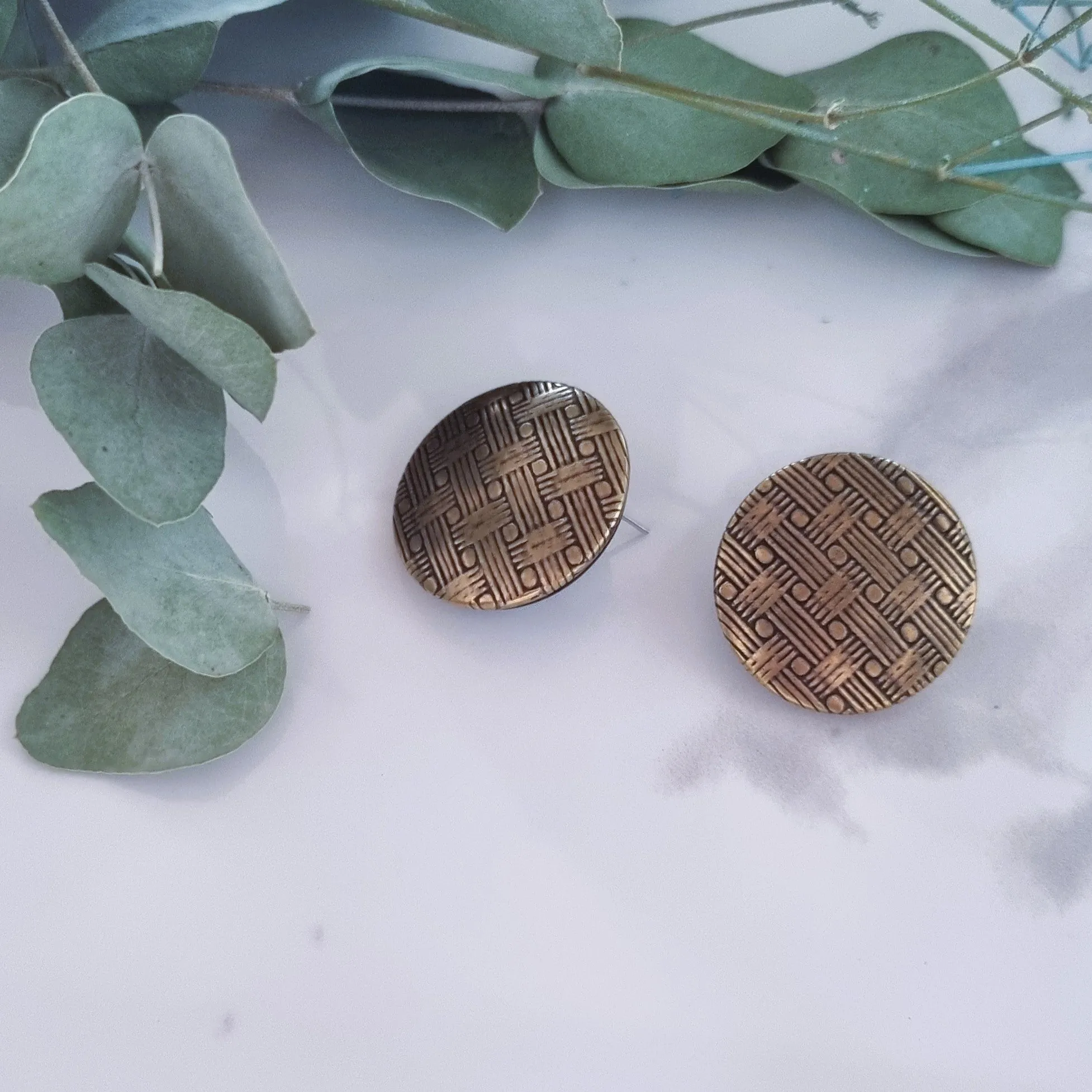 Vintage earrings - Antique gold